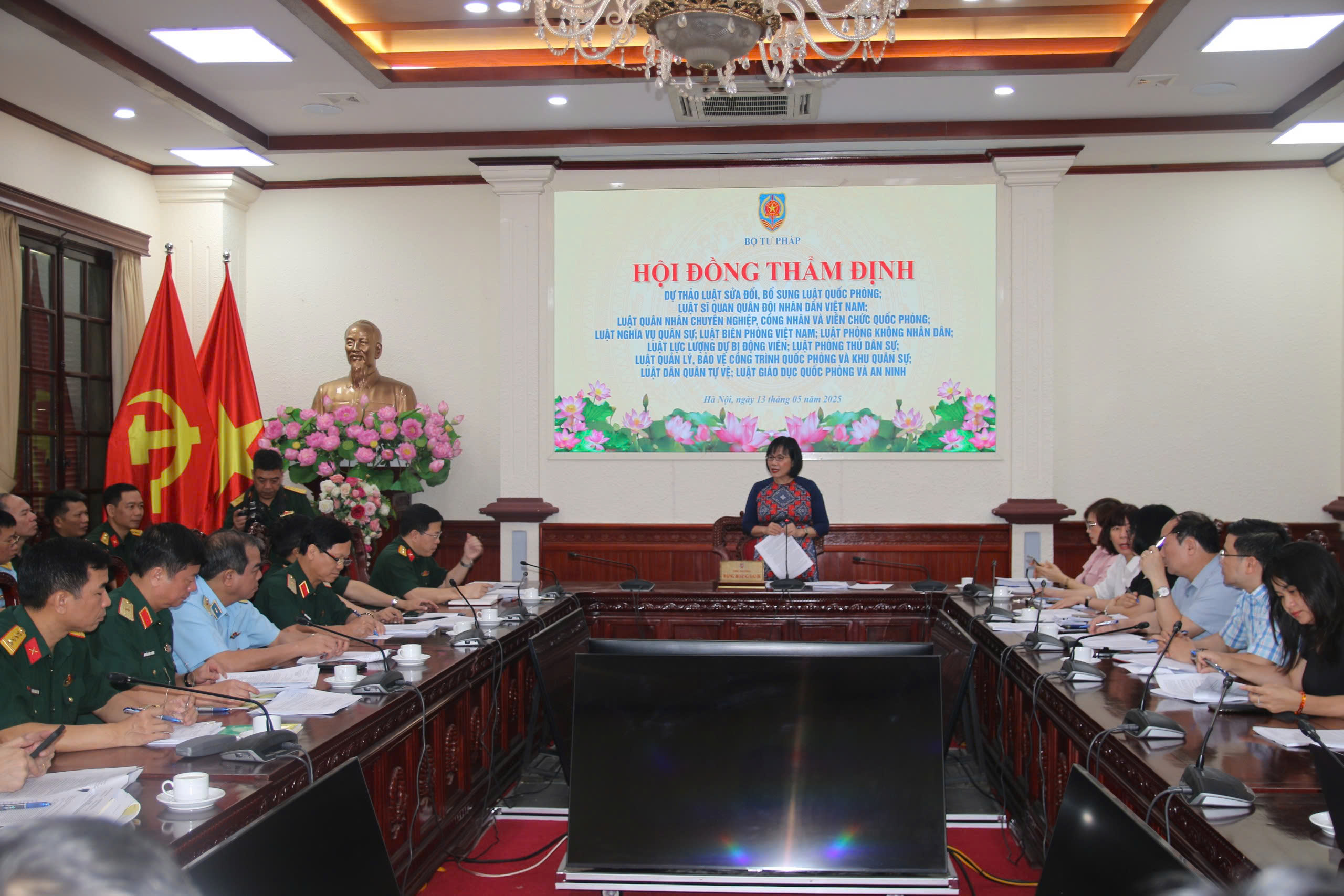 Bộ Tư pháp thẩm định Dự án luật sửa đổi, bổ sung 11 luật trong lĩnh vực quân sự, quốc phòng